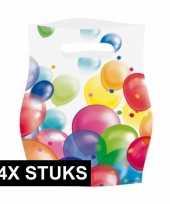 24x feestzakjes met ballonnenopdruk plastic 16x23cm feestje