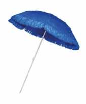 Blauwe parasol voor een hawaii feest feestje