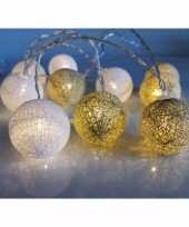 Feestverlichting lichtsnoer met katoenen balletjes wit goud 300 cm feestje